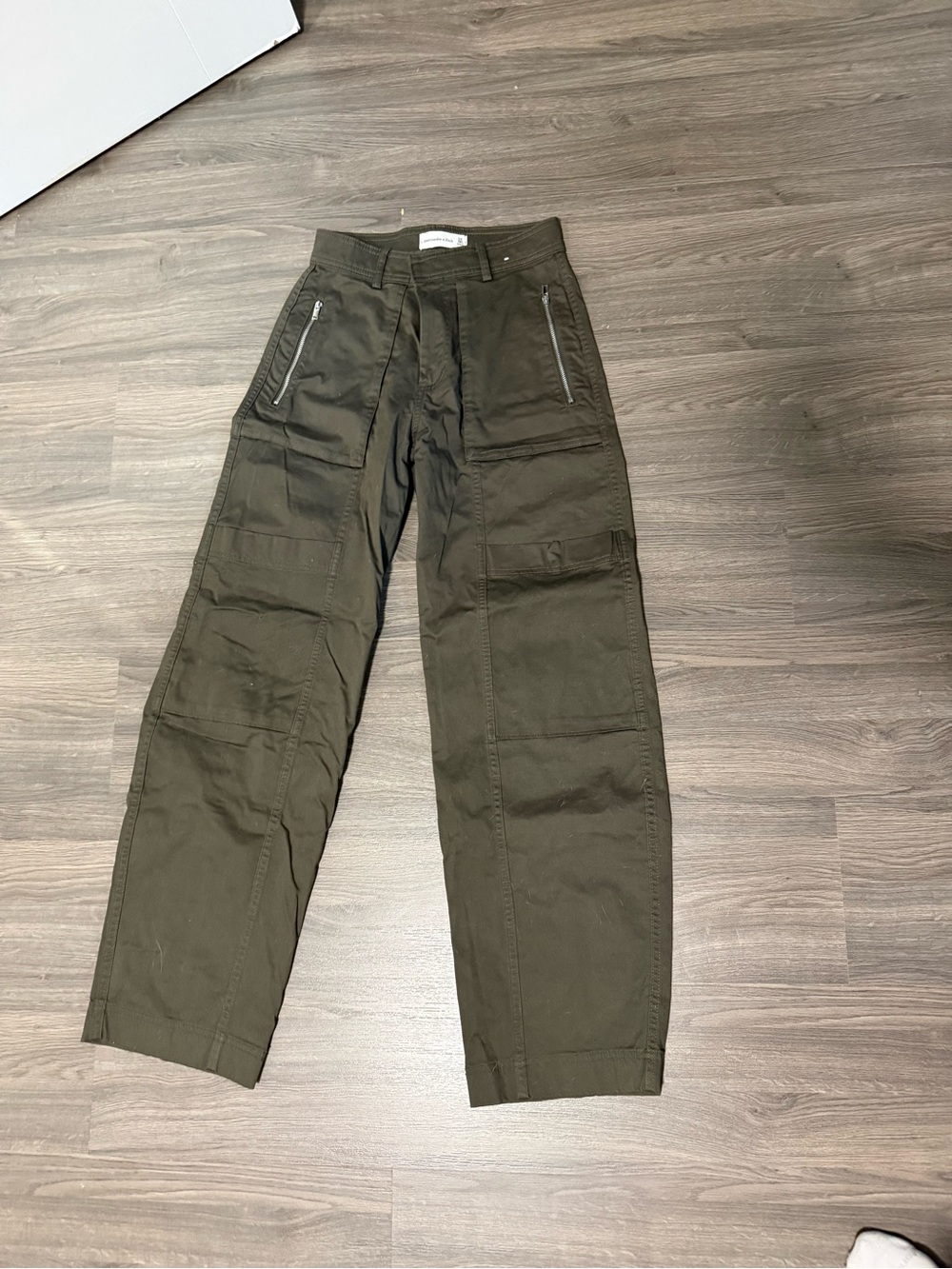 Abercrombie & Fitch Mid Rise Barrel Utility Pants